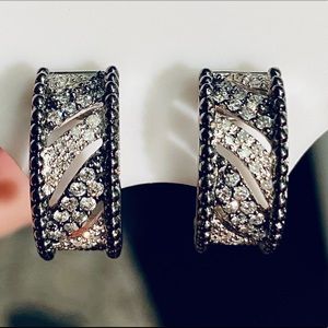 NWOT 1.02 CTW GENUINE DIAMOND SEMI HOOP EARRINGS